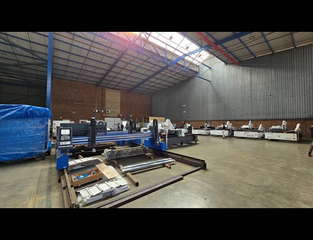2,170M² WAREHOUSE TO LET IN SPARTAN